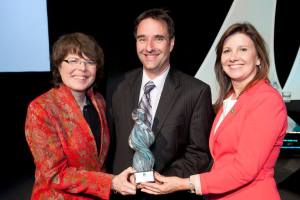Présents sur la photo : Manon Lambert, Jean-François Bussières et Diane Lamarre. 